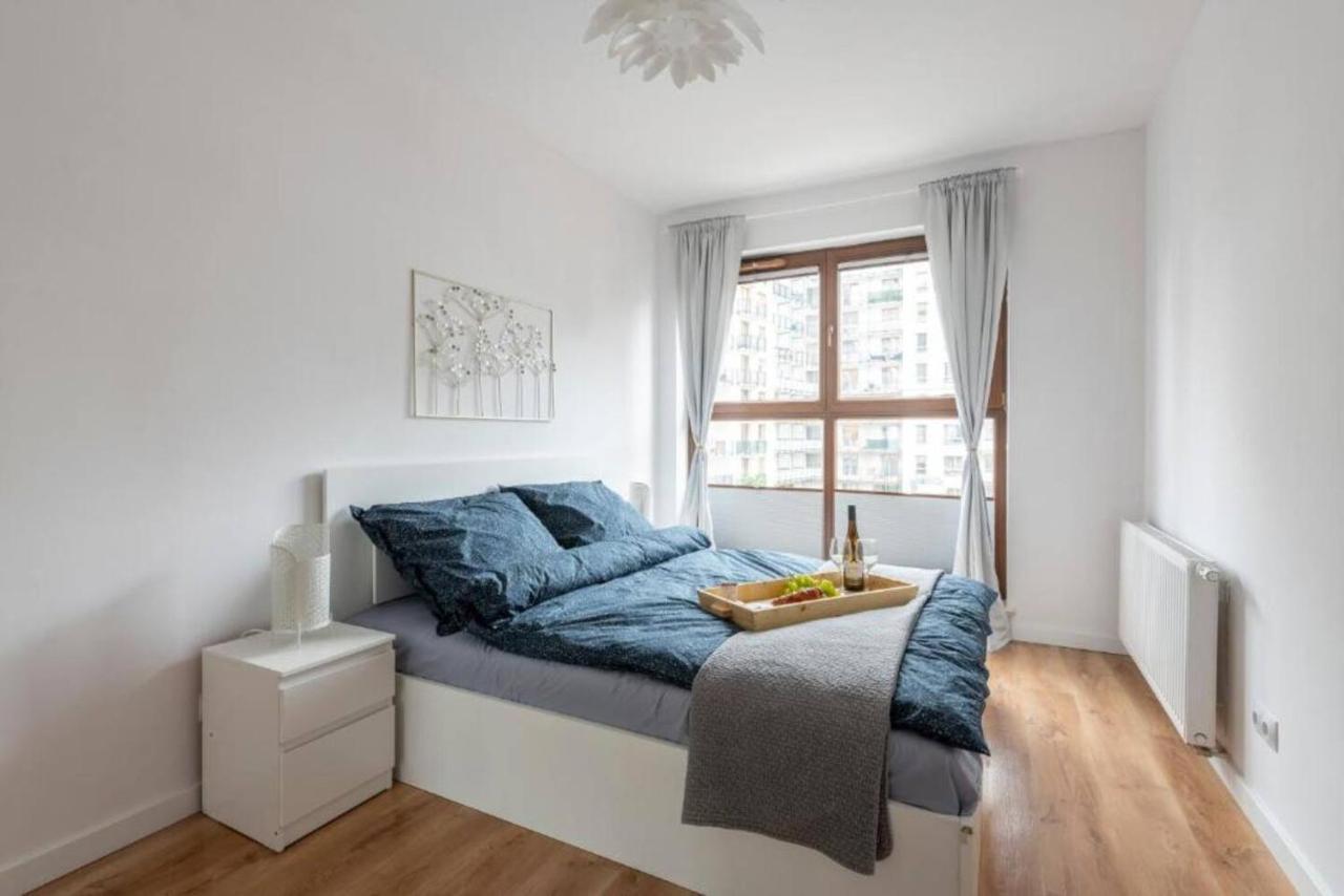 Woronicza 33B: Private Apartment with Separate Bedroom, Balcony & Free Parking Warsaw Exterior photo
