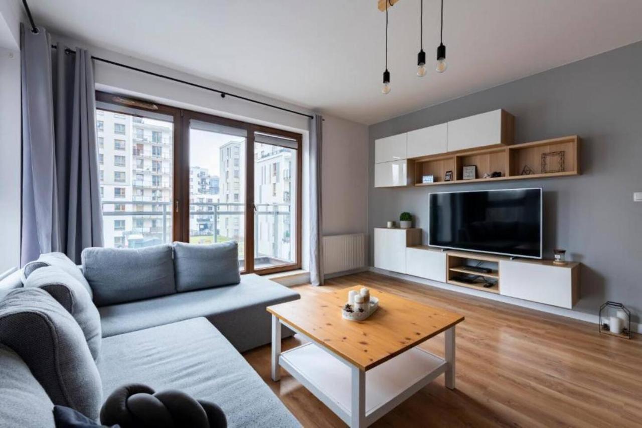 Woronicza 33B: Private Apartment with Separate Bedroom, Balcony & Free Parking Warsaw Exterior photo