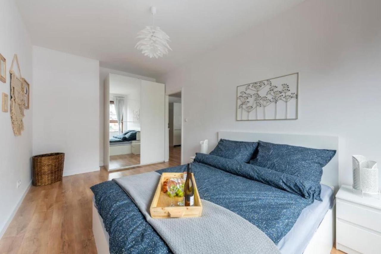 Woronicza 33B: Private Apartment with Separate Bedroom, Balcony & Free Parking Warsaw Exterior photo